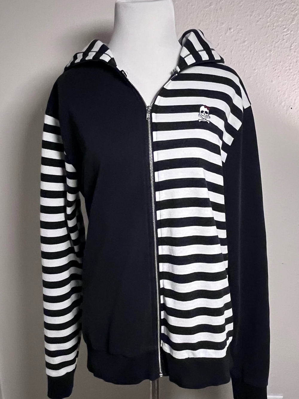 Hot Topic Black and White Striped Hoodie with Logo Tag